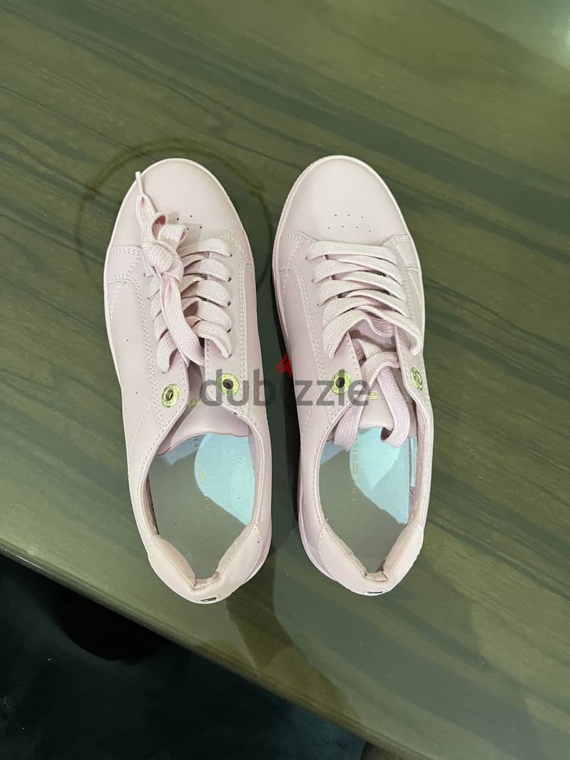 Original Tommy Hilfiger shoes 2