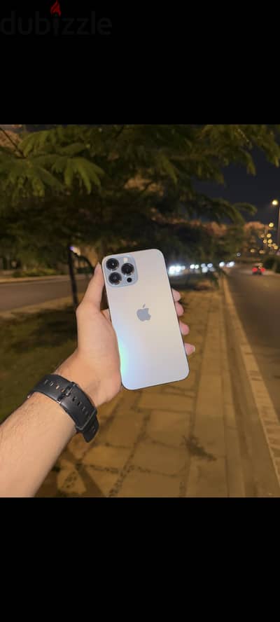 iphone 13 pro max بحالة ممتازه بطارية 93%