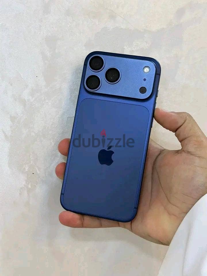 Apple - iPhone 17 Pro Max 1