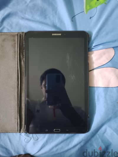 Samsung galaxy tab a 6مستعمل معاه الجراب والعلبة