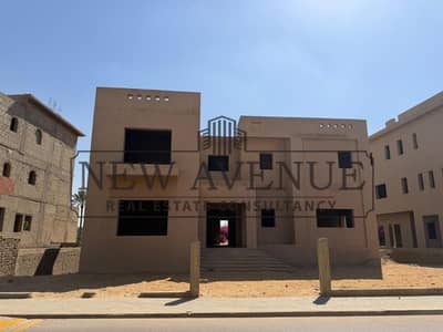Standalone Villa direct on lake in a very prime location for sale in Katameya Dunes New Cairo developed by Starlight Developments