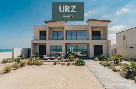 بخصم 30 % تاون هاوس تشطيب كامل fully sea view او بالتقسيط في كالي كوست الساحل الشمالي في راس الحكمة بجوار مدن وبالقرب من  سول و دايركيشن وايت وازار