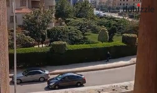 شقه في الحي التامن فيلات في فيلا بسعر شقه في عمارات اماميه دور متكرر مش اخير فيو جنينه كبيره ومميزه جدا ١٩٢ متر