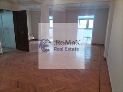 Super deluxe administrative apartment, 176 sq m, for rent in Gianaclis, next to the tram station and Gianaclis School.
