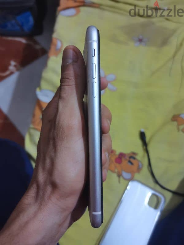 Apple - iPhone 11 4