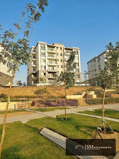 Roof apartment for sale with an old contract in Hyde Park (Greek), Fifth Settlement - installments over the longest payment period, immediate delivery