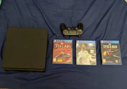 Ps4 slim ( 3 games)