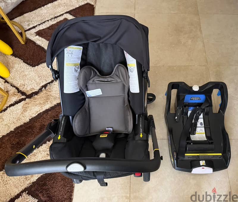 Doona Car Seat & Stroller with Car Base 1
