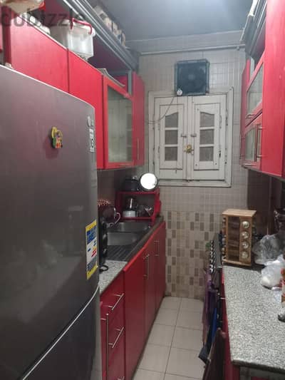 مطبخ ألوميتال للبيع – حالة ممتازة – رخامة جرانيت طبيعي