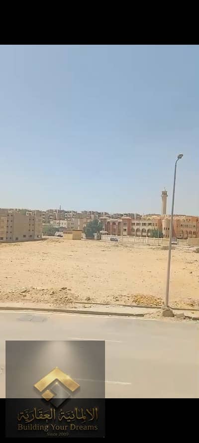 For sale, an apartment in the Third Settlement, Egypt, next to the Engineers Syndicate Club, the Sports Gathering Club, the German University, the New Cairo Hospital, 10 minutes from the American University, and Teseen Street.