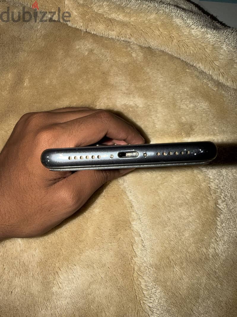 Apple - iPhone 11 7