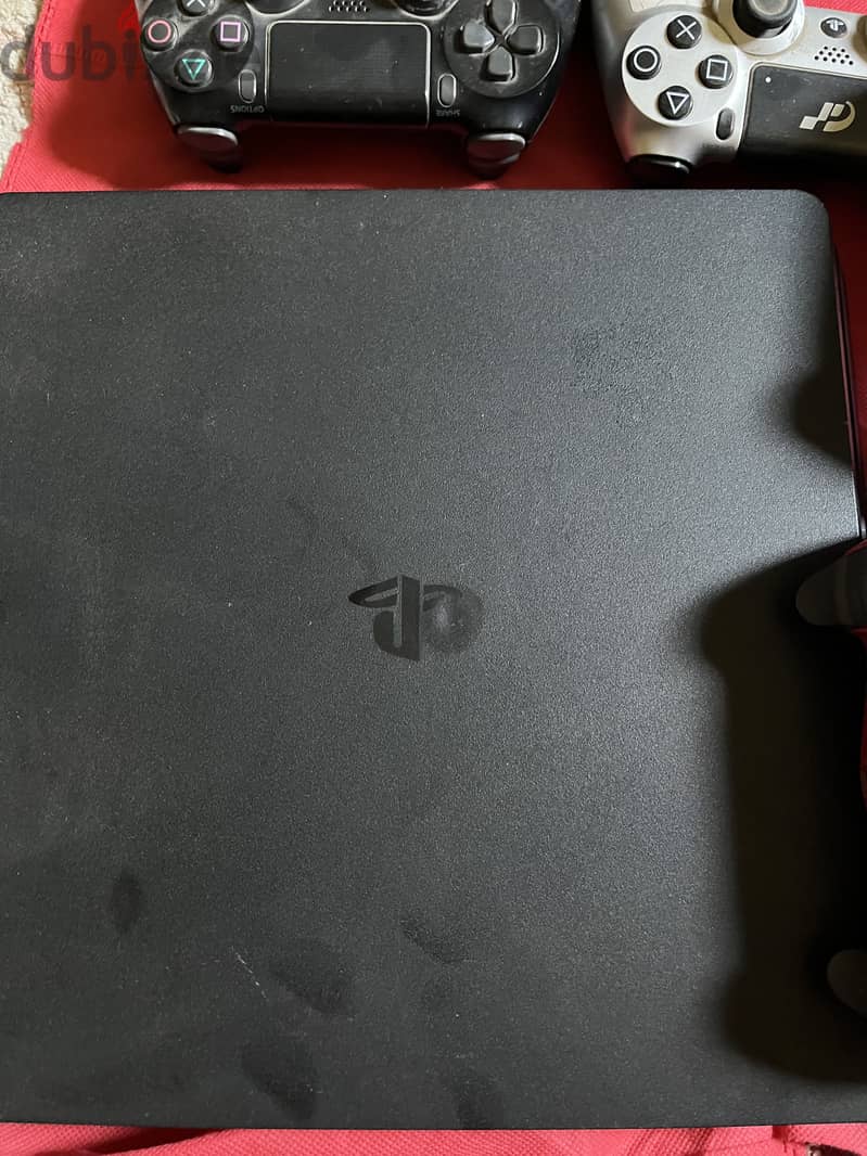 Ps4 slim 1