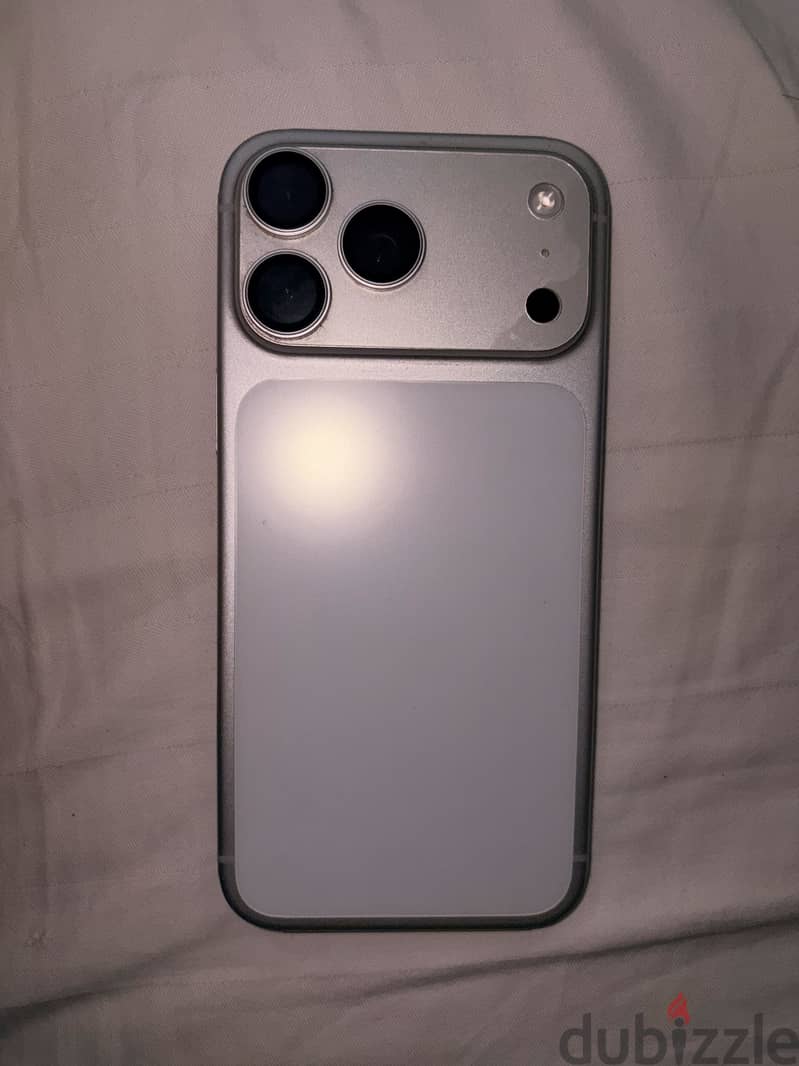 Apple - iPhone 17 Pro Max 3