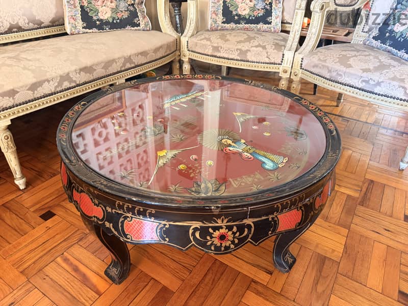 Vintage classic table 1
