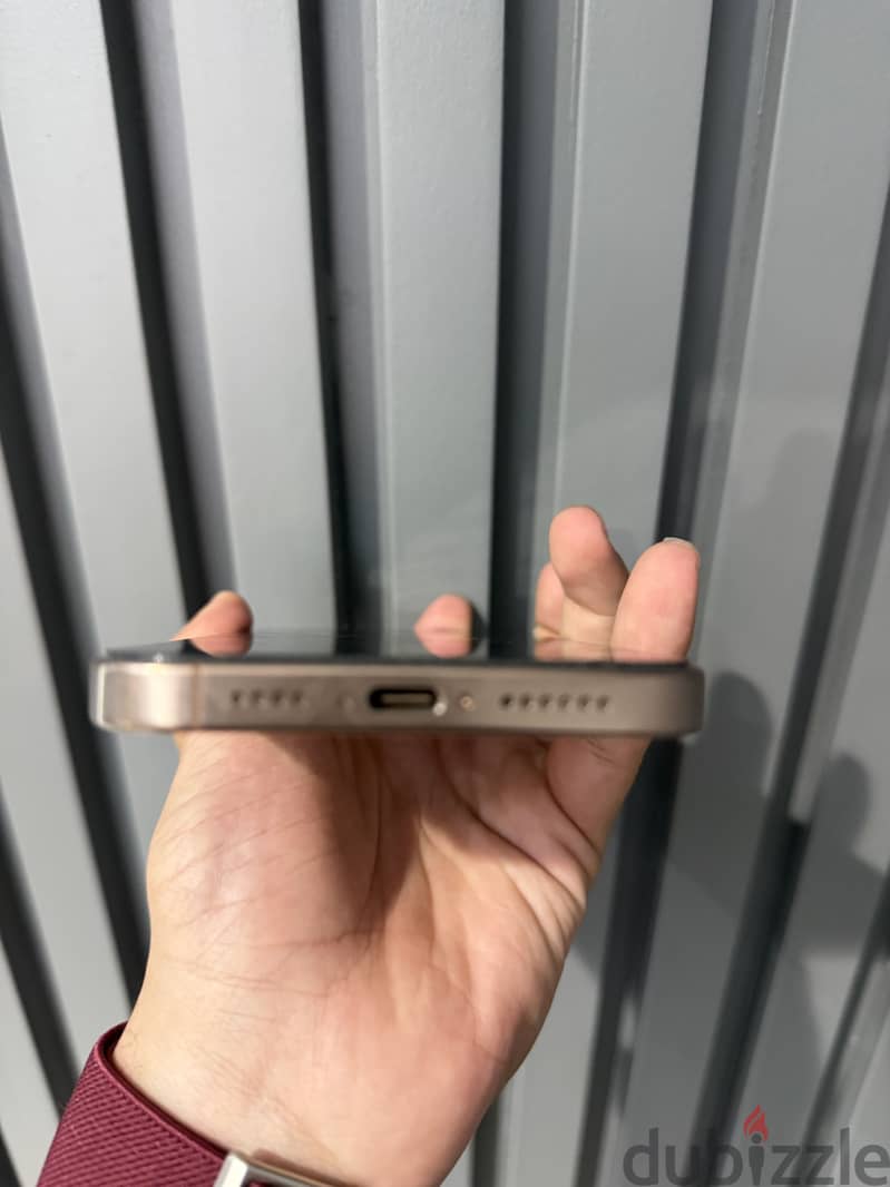 Apple - iPhone 16 Pro Max 3