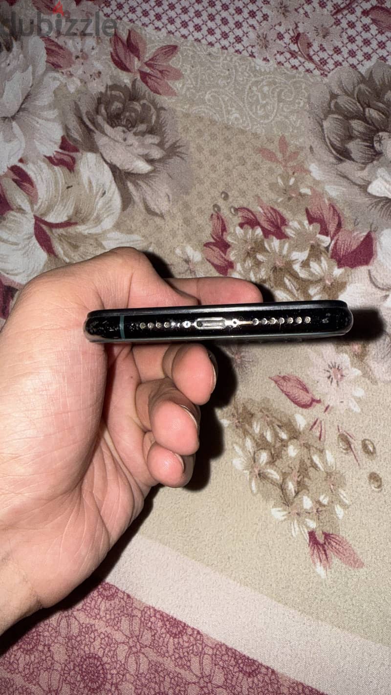 Apple - iPhone 11 Pro Max 4