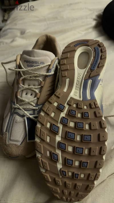 كوتشى Nike وارد امريكا الاسبوع الماضى سعره الاصلى ١٤٥٠٠