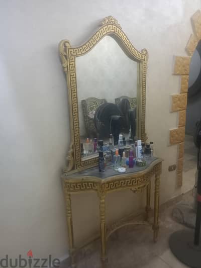 كونسول مدهب ڤيرساتشي بالمرايا والرخامه سليم بدون أي صيانه