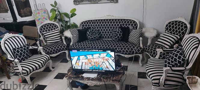للبيع صالون كلاسيك مودرن بحالة ممتازة