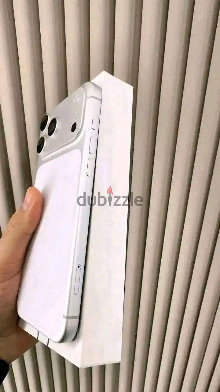 Apple - iPhone 17 Pro Max 2