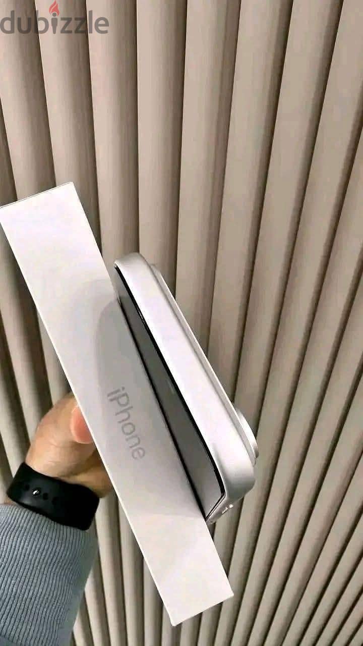 Apple - iPhone 17 Pro Max 4