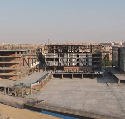 عيادة ٩٠متر بالدور التاني بالقرب من auc مع makeplace بأقساط ٦سنين   New Cairo beside Azad compound