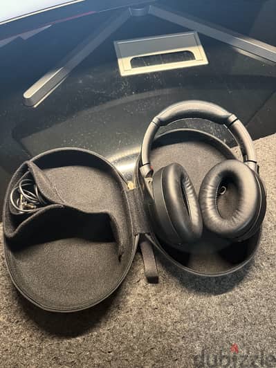 سماعة Sony WH-1000XM4 للبيع – حالة ممتازة