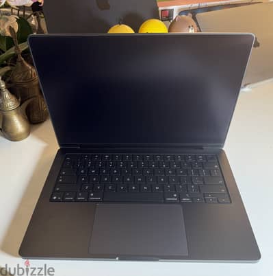 MacBook Pro (14-inch, M5 Pro,2TB SSD , 48GB Ram ,18-Core CPU,