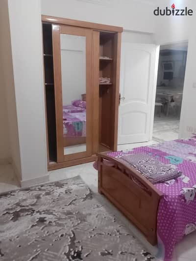 6 اكتوبر الحي الثاني مجاوره 2 خلف المحور المركزي خطوات للموقف والحصري والجامعه خطوات لمول مصر ثلث ساعة لهيبر وزايد