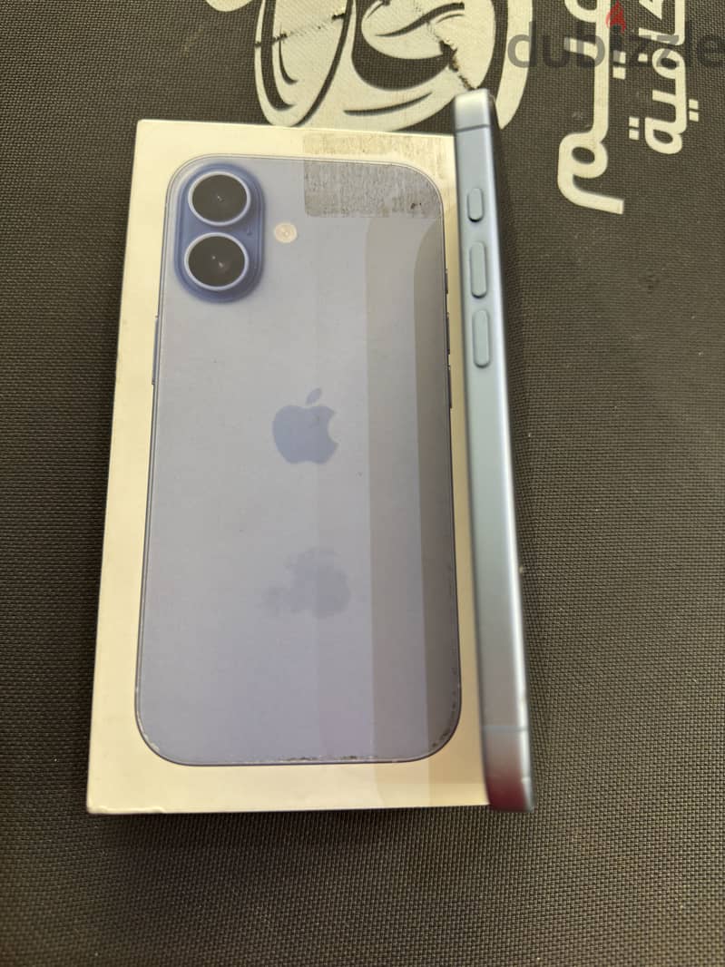 Apple - iPhone 17 4