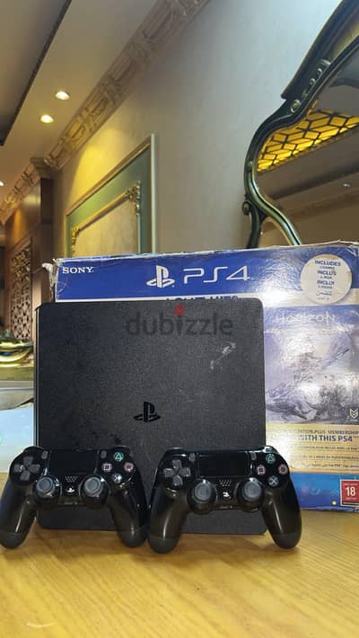 ps4 slim 500Gb 2 controllers with primary games
