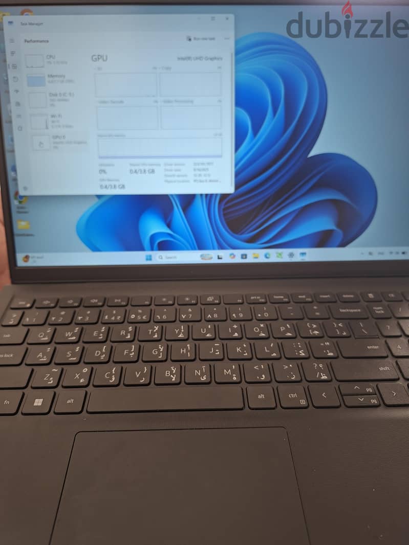 Dell Vostro 3520 4