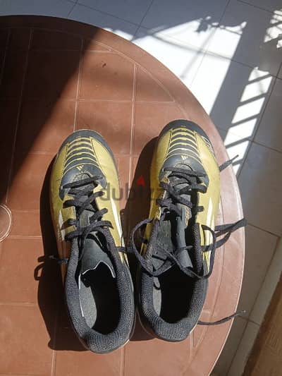 ORIGINAL MESSI SHOES