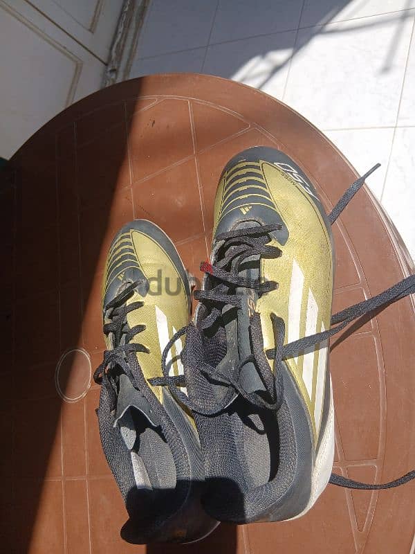 ORIGINAL MESSI SHOES 1