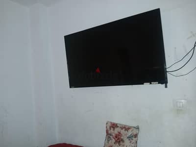 شاشه ٥٥ بوصه بها عطل بسيط وهو تدخل علي مكينه كوفيهات٣