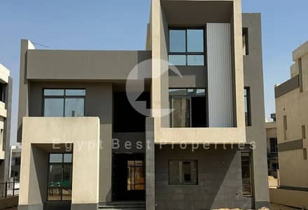 أقل سعر تاون هاوس 285م ريسيل استلام فوري تكملة اقساط للبيع  في سعادة التجمع Saada New Cairo