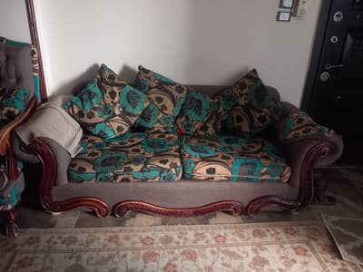 كنب بمقعدين