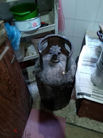 انبوبه غاز ممتلئا الوان ازرق