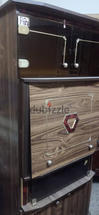 مكتبه تليفزيون شبه جديده