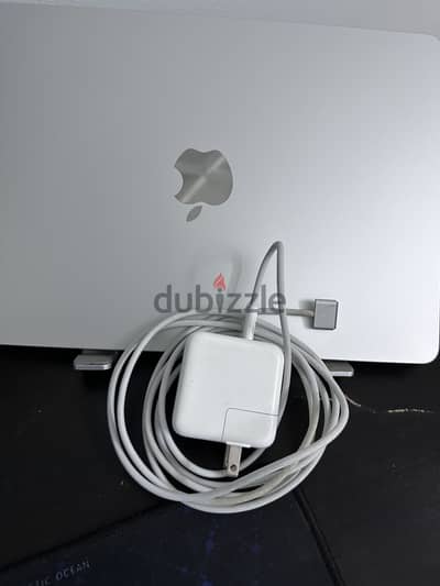 MacBook air m2 silver *512gb* ssd 8gb ram 13inch 94% battery