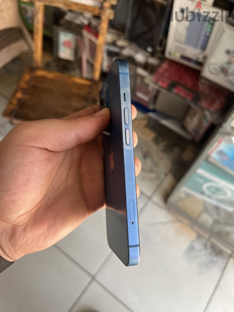 iPhone 13 4
