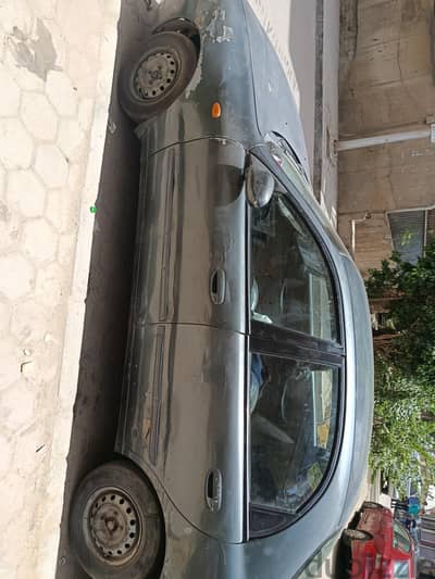 دايو لانوس 2002