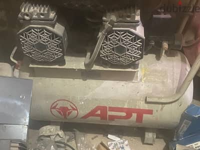 للبيع كمبراسور هواء ٥٠  لتر ماركه APT كسر زيرو