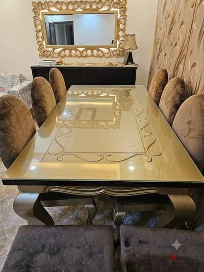 سفره خشب زان ٨ كراسي و دولاب فضيه و بوفيه ومرايه للتواصل01018460284