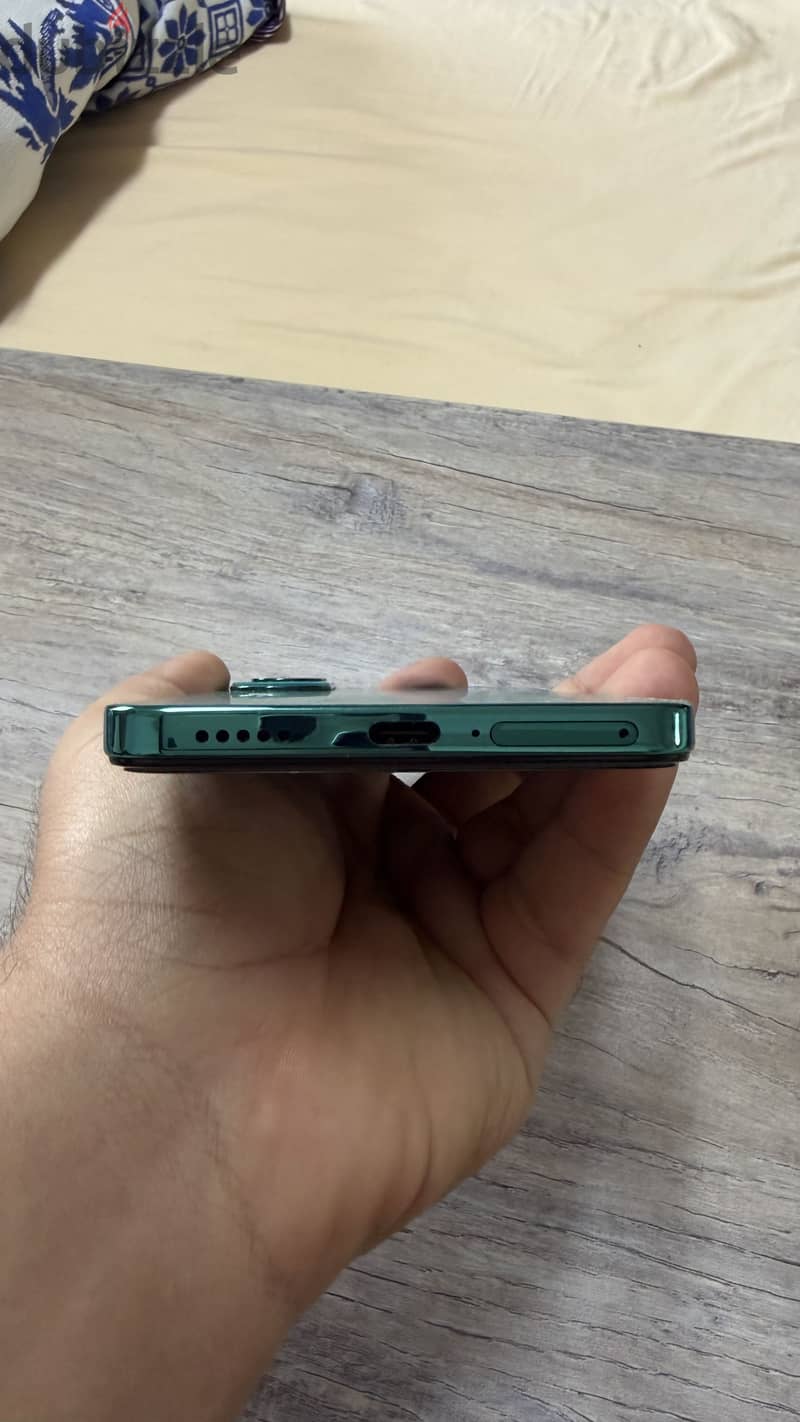 Vivo V40 Lite 5
