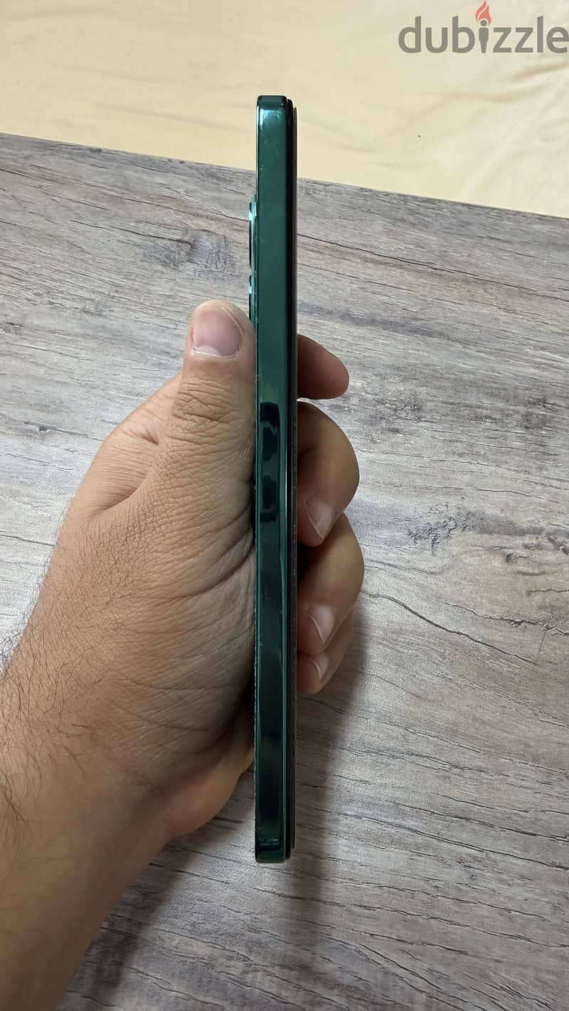 Vivo V40 Lite 6