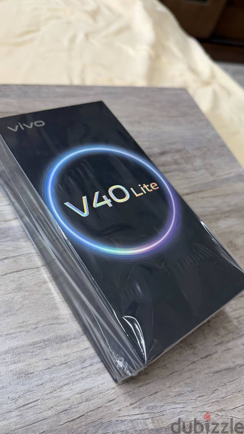 Vivo V40 Lite 7
