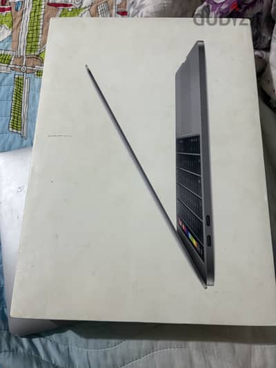 MacBook pro 2019 13.3 inch