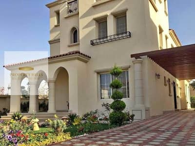 Last villa in a large garden ready for delivery in Hayd Park compound with a direct view of the landscape, with a large area, directly on South Ninety, minutes from the American University.