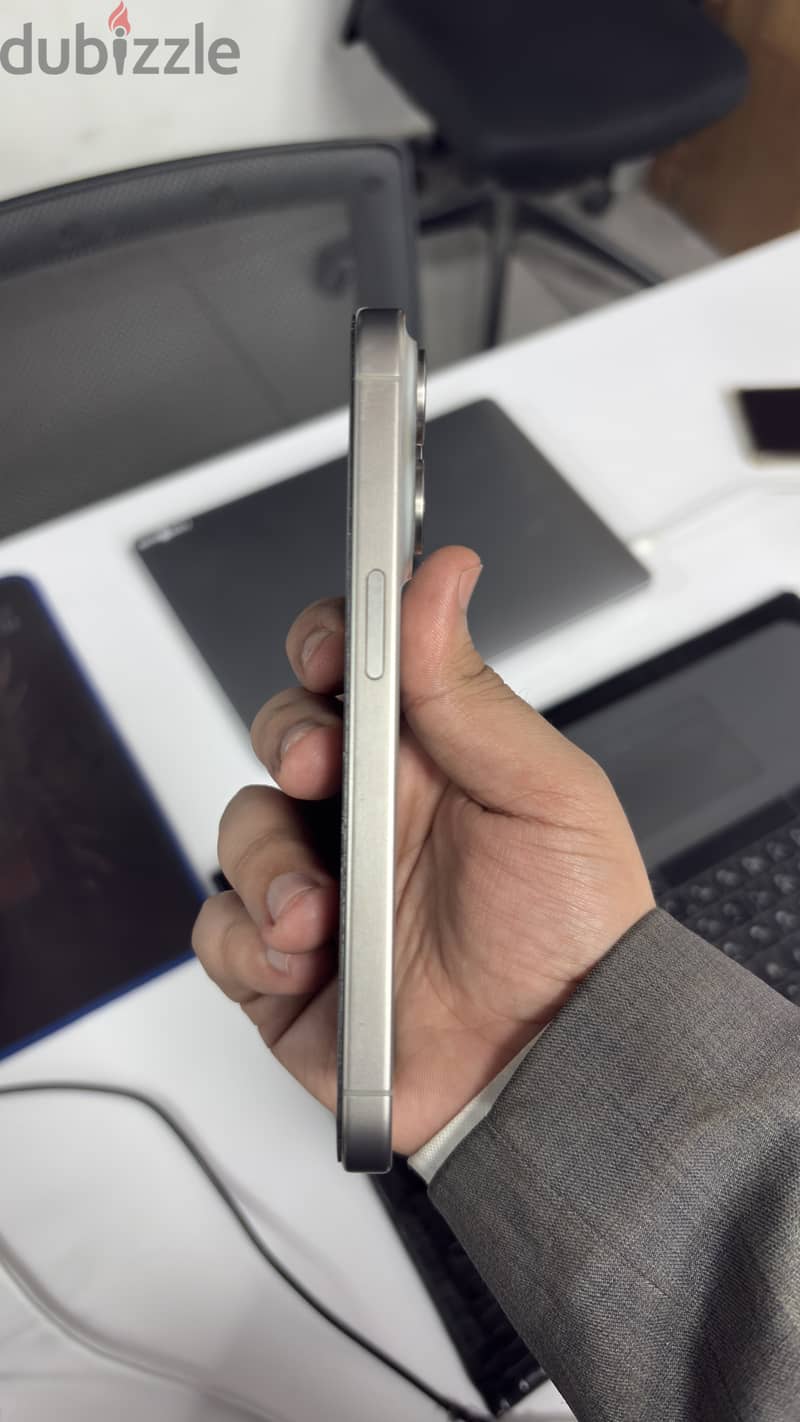 Apple - iPhone 15 Pro 3